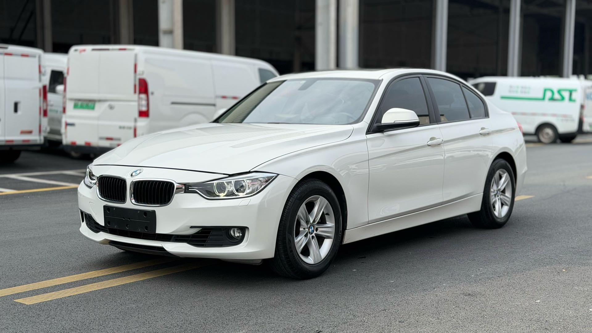 BMW 3 Series 2014 BMW 3 Series 2014 car image