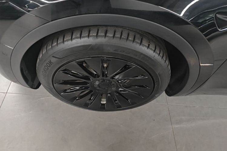 Tesla Model Y 2021 #9 Tesla Model Y 2021 car image #9