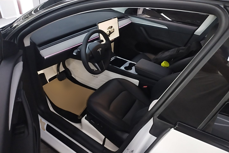 Tesla Model Y 2024 #16 Tesla Model Y 2024 car image #16