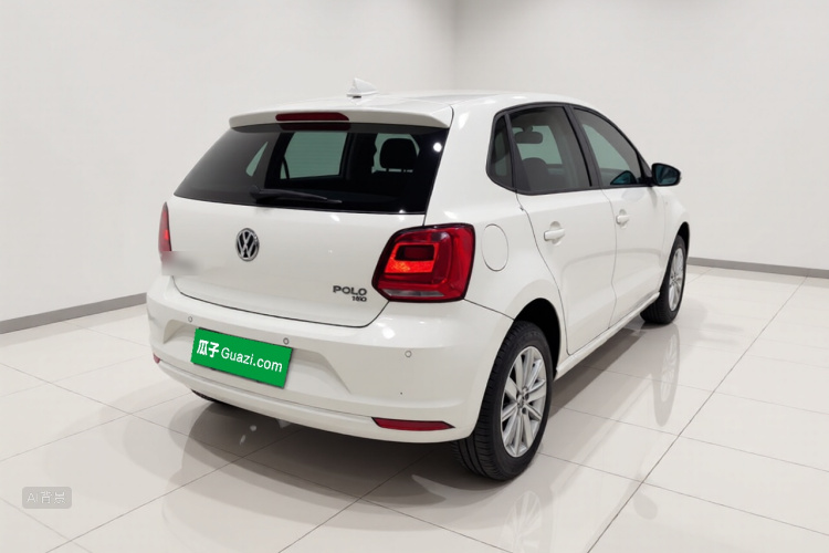 Volkswagen Polo 2015 car image #7