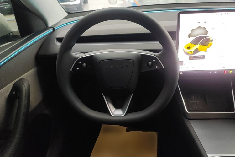 Tesla Model Y 2025 #15 Tesla Model Y 2025 car image #15