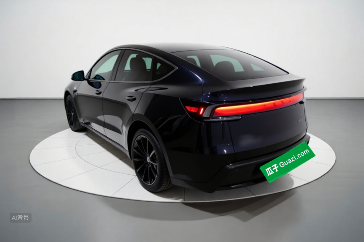 Tesla Model Y 2025 car image #5