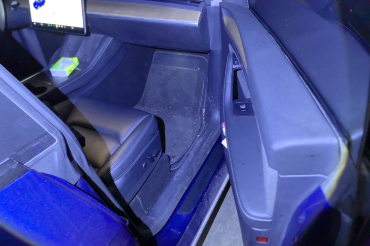 Tesla Model Y 2021 #23 Tesla Model Y 2021 car image #23