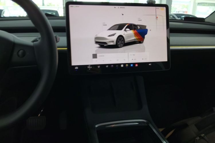 Tesla Model Y 2024 #17 Tesla Model Y 2024 car image #17