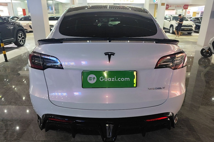 Tesla Model Y 2023 #6 Tesla Model Y 2023 car image #6