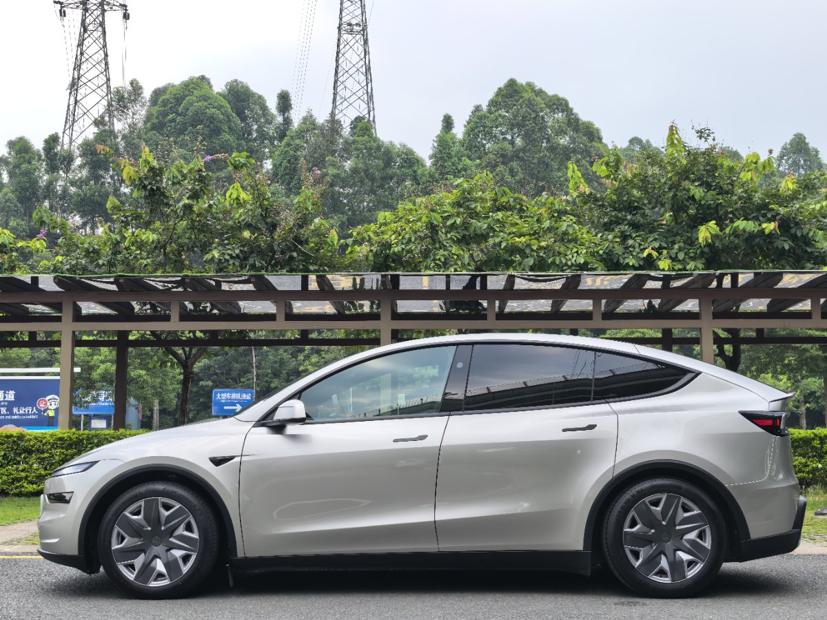 Tesla Model Y L 2025 #4 Tesla Model Y L 2025 immagine di auto #4