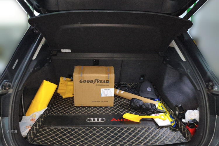 Audi Q3 2020 car image #21