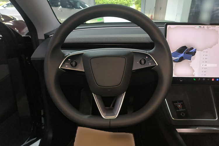 Tesla Model Y 2025 #11 Tesla Model Y 2025 car image #11