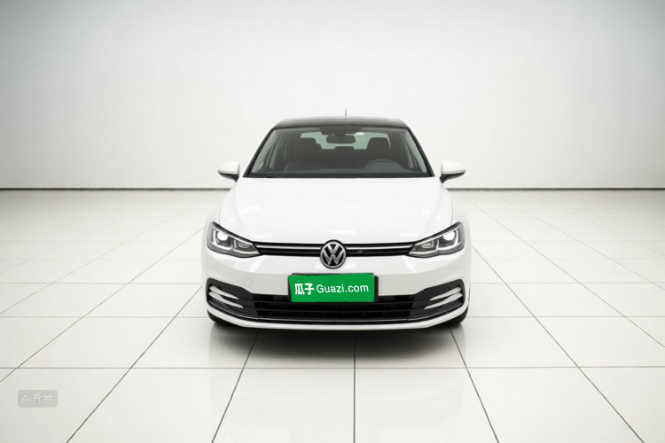 Volkswagen Golf 2023 car image #3