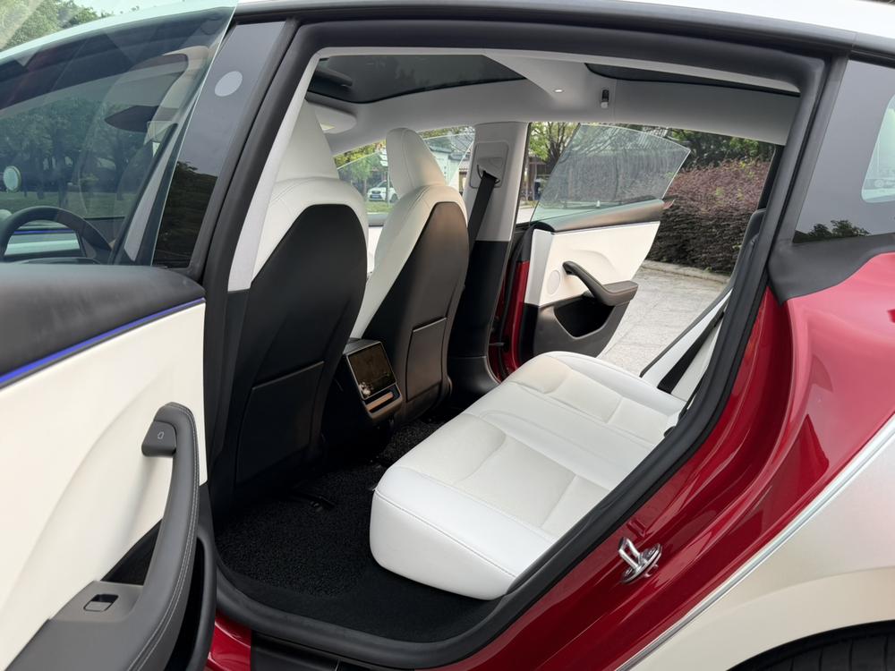 Tesla Model 3 2026 car image #22