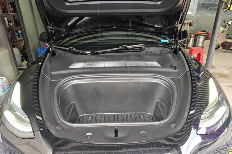 Tesla Model Y 2021 car image #22