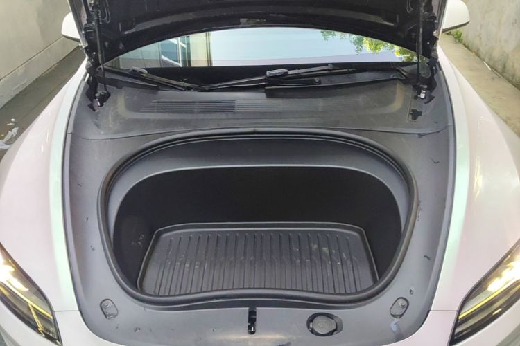 Tesla Model 3 2024 car image #20