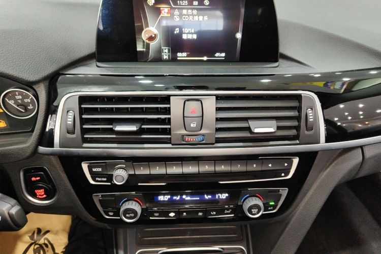 BMW 3 Series 2017 car image #17
