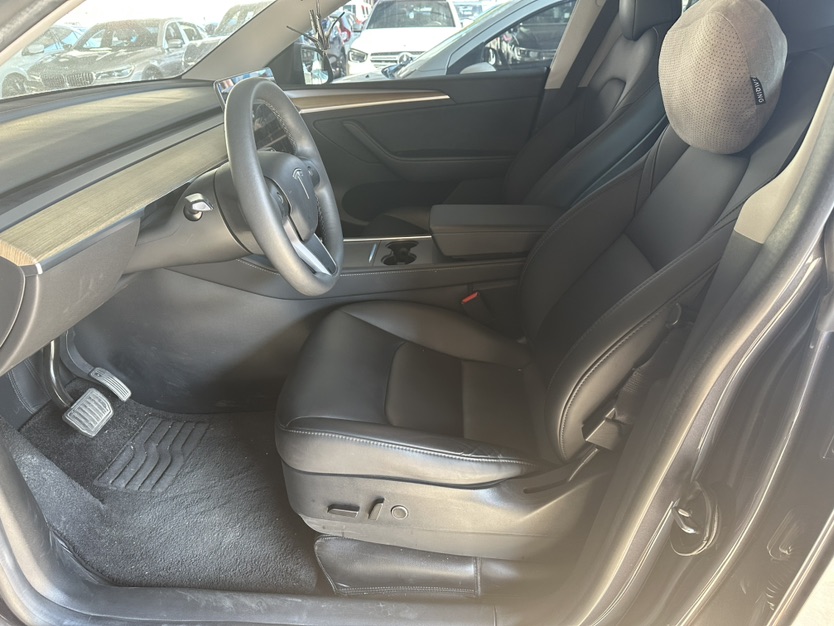Tesla Model Y 2023 #5 Tesla Model Y 2023 car image #5