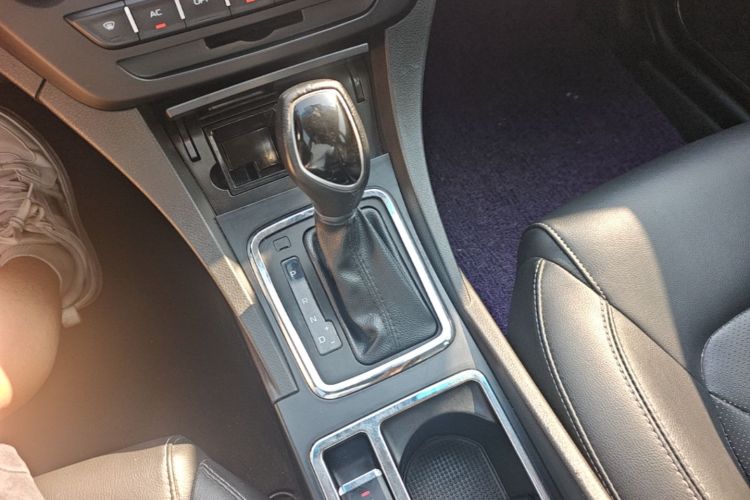 GEELY Emgrand 2018 #14 GEELY Emgrand 2018 car image #14