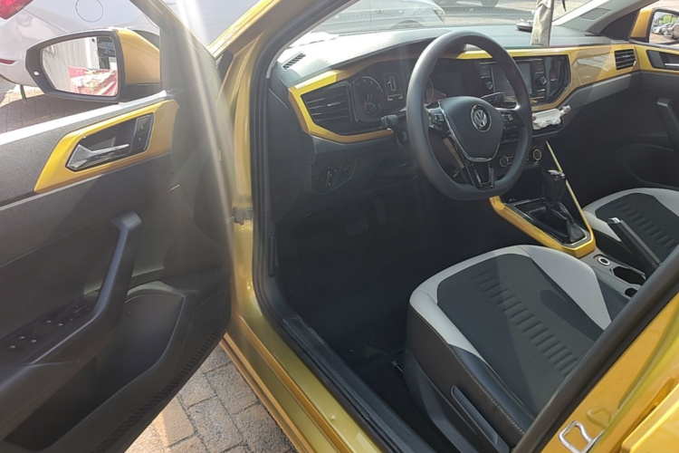 Volkswagen Polo 2019 car image #12