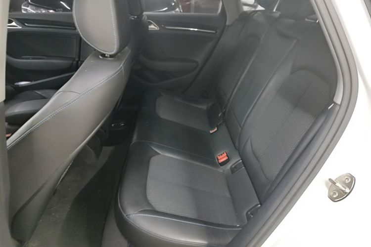 Audi A3 2019 car image #17