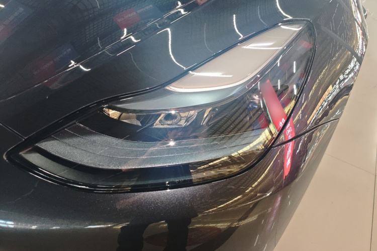 Tesla Model Y 2025 car image #24