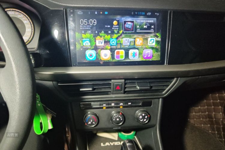 Volkswagen Lavida 2018 car image #15