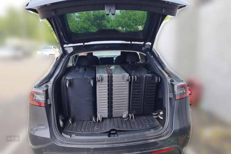 Tesla Model Y 2023 immagine di auto #21