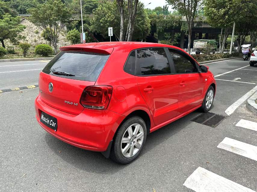 Volkswagen Polo 2014 car image #5