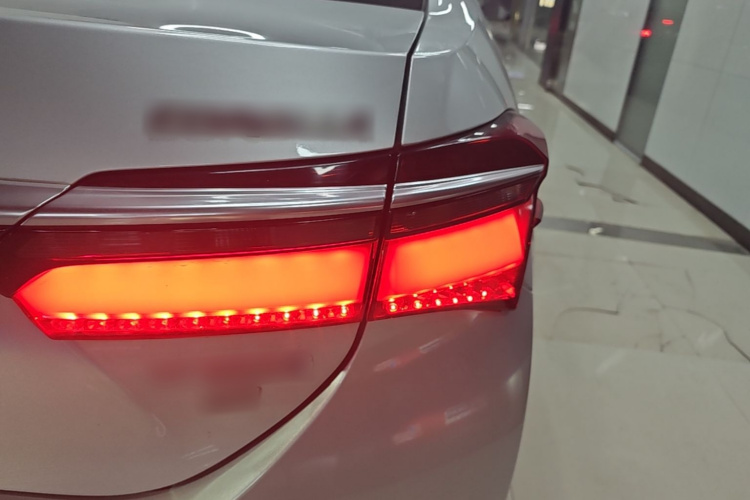 Toyota Corolla 2017 #8 Toyota Corolla 2017 car image #8