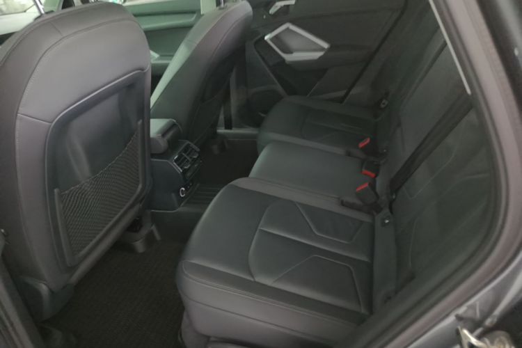Audi Q3 2021 car image #17