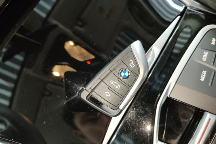 BMW 3 Series 2024 #9 BMW 3 Series 2024 car image #9