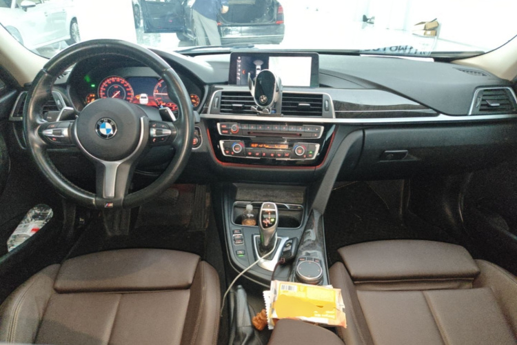 BMW 3 Series 2018 #11 BMW 3 Series 2018 car image #11