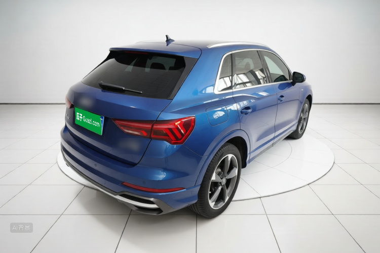 Audi Q3 2020 car image #7