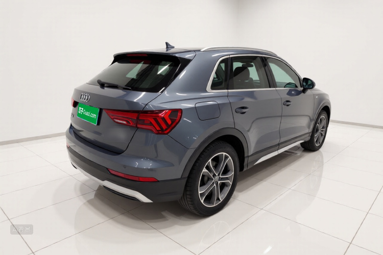 Audi Q3 2020 car image #7