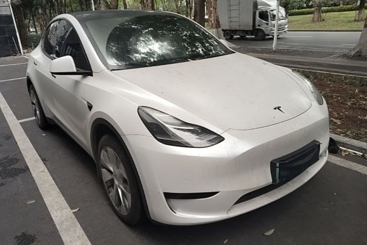 Tesla Model Y 2023 car image #4