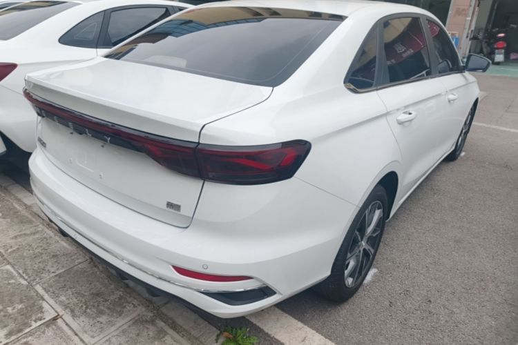 GEELY Emgrand 2024 car image #5