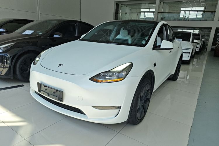 Tesla Model Y 2023 #2 Tesla Model Y 2023 car image #2