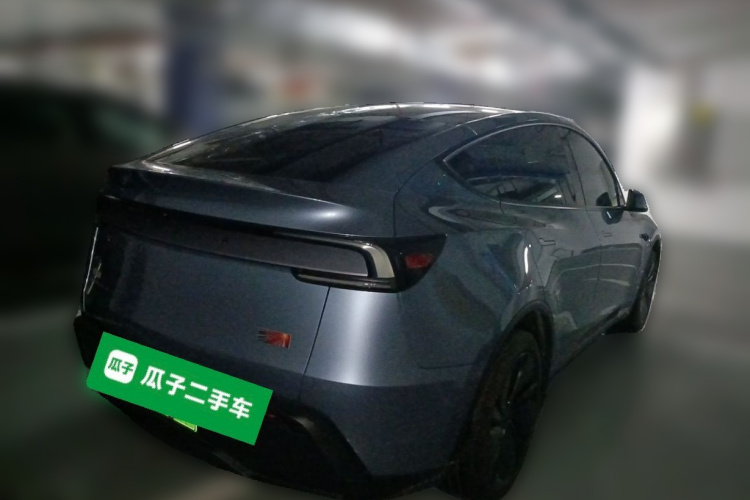 Tesla Model Y 2025 car image #5