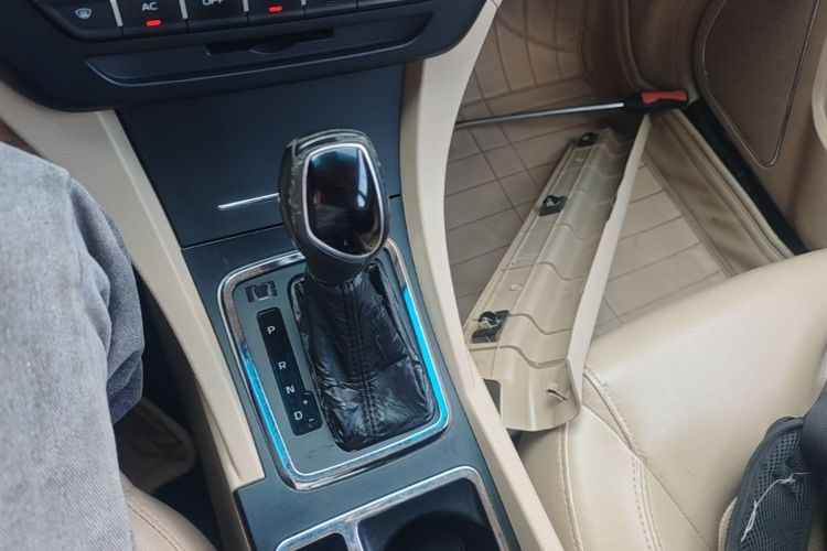 GEELY Emgrand 2017 image de voiture #14