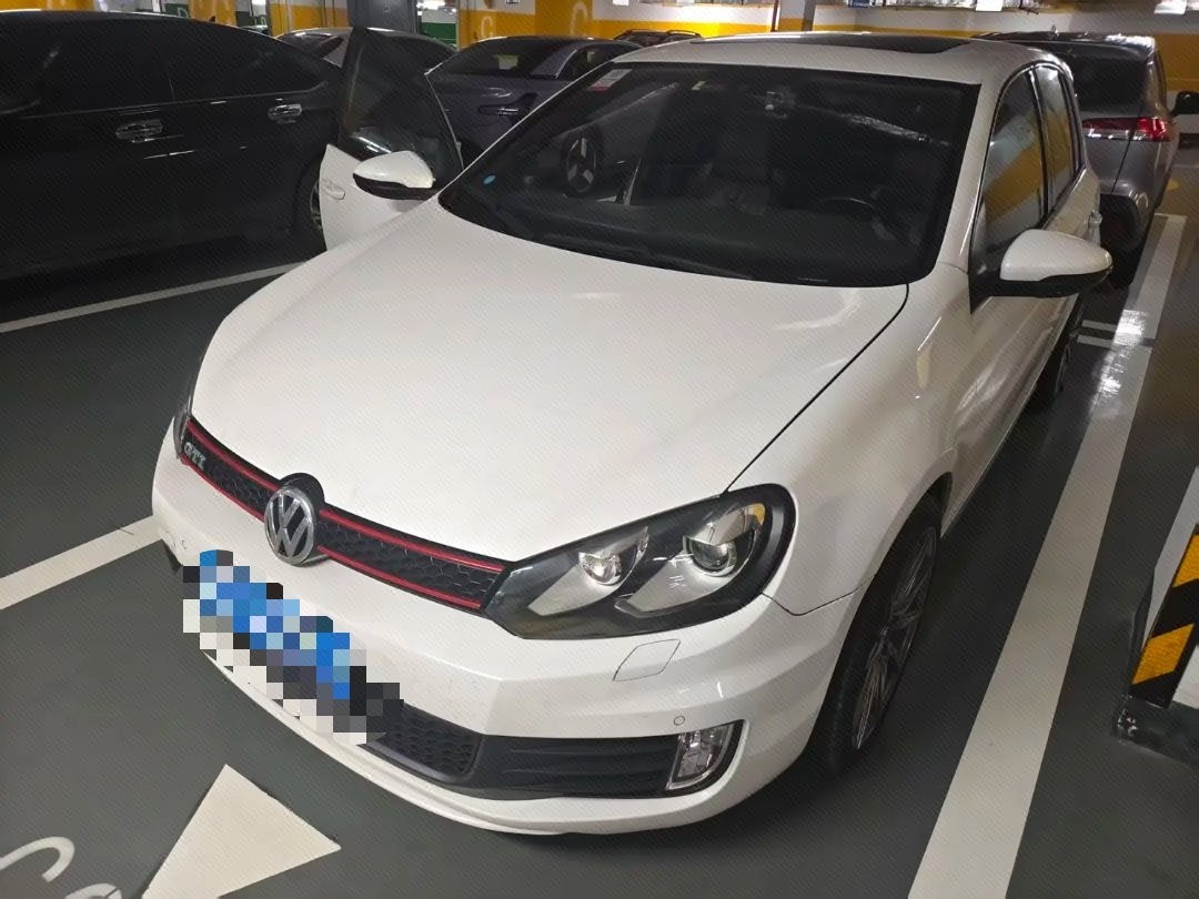 Volkswagen GolfGTI 2011 Volkswagen GolfGTI 2011 car image