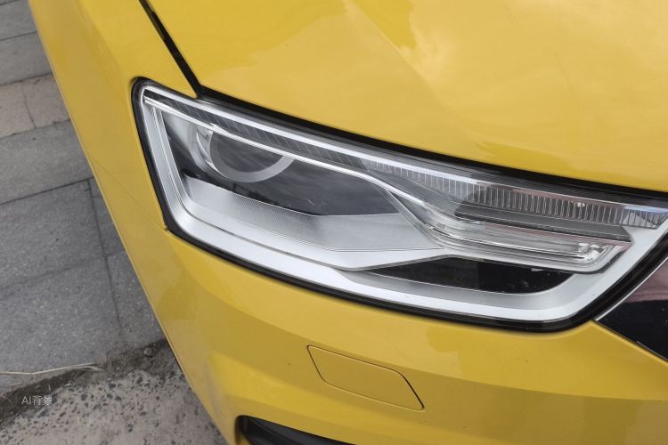 Audi Q3 2016 car image #8