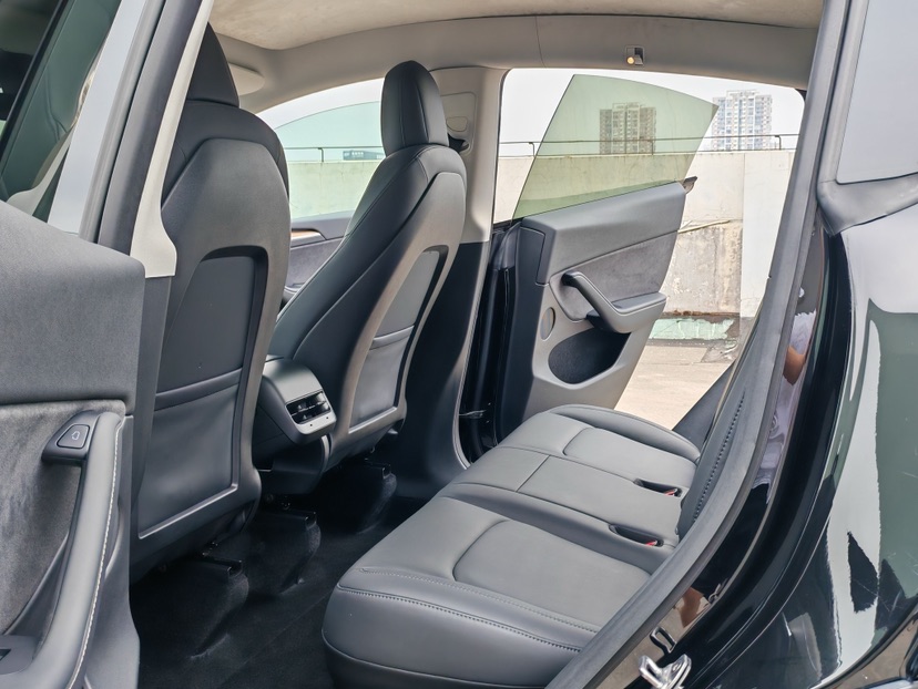 Tesla Model Y 2021 #8 Tesla Model Y 2021 car image #8