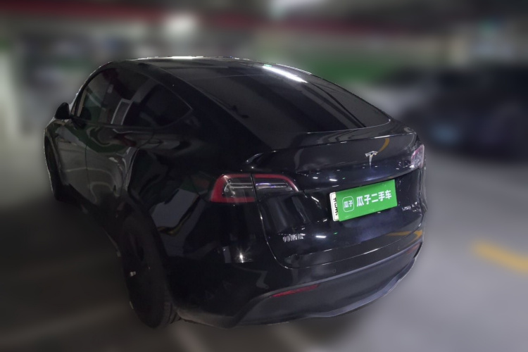 Tesla Model Y 2022 immagine di auto #5
