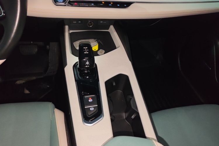 GEELY Emgrand L HiP 2022 car image #14