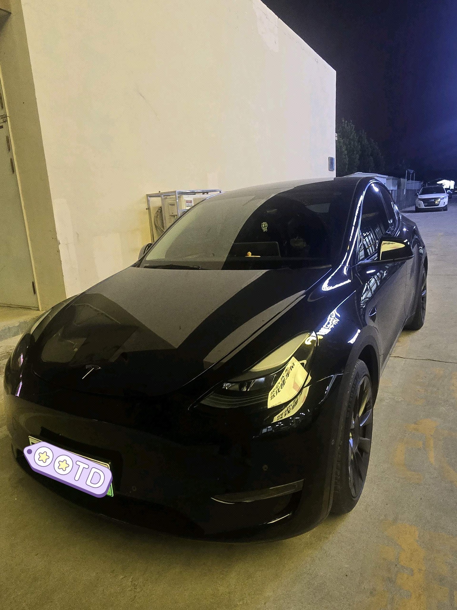 Tesla Model Y 2023 car image 