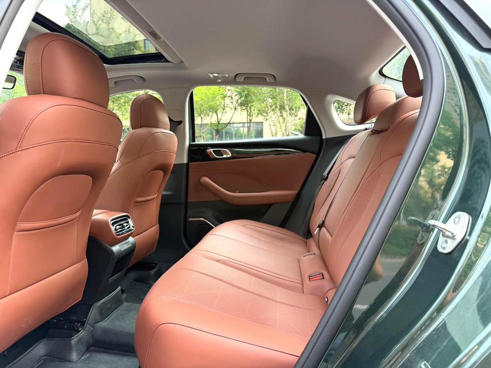 GEELY Emgrand 2025 #9 GEELY Emgrand 2025 car image #9