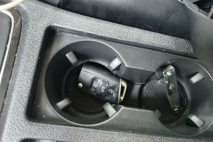 Volkswagen Golf 2020 car image #14