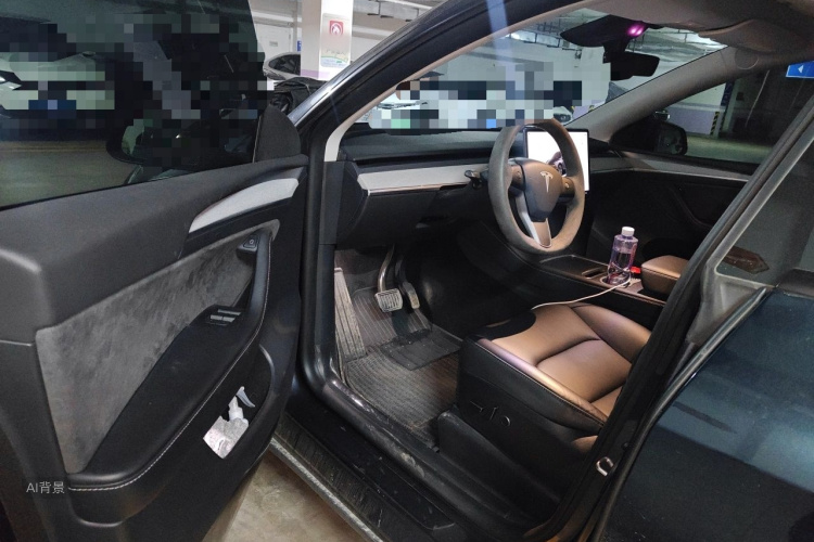 Tesla Model Y 2024 car image #18