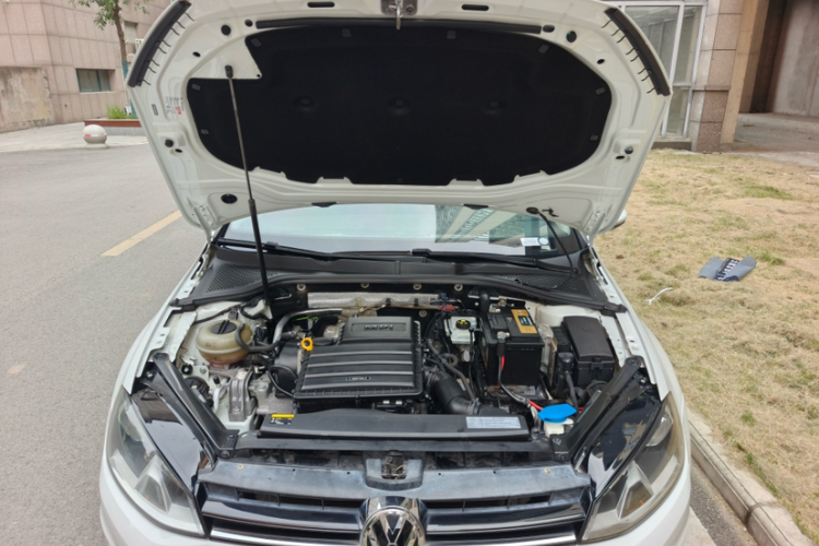 Volkswagen Golf 2016 car image #27