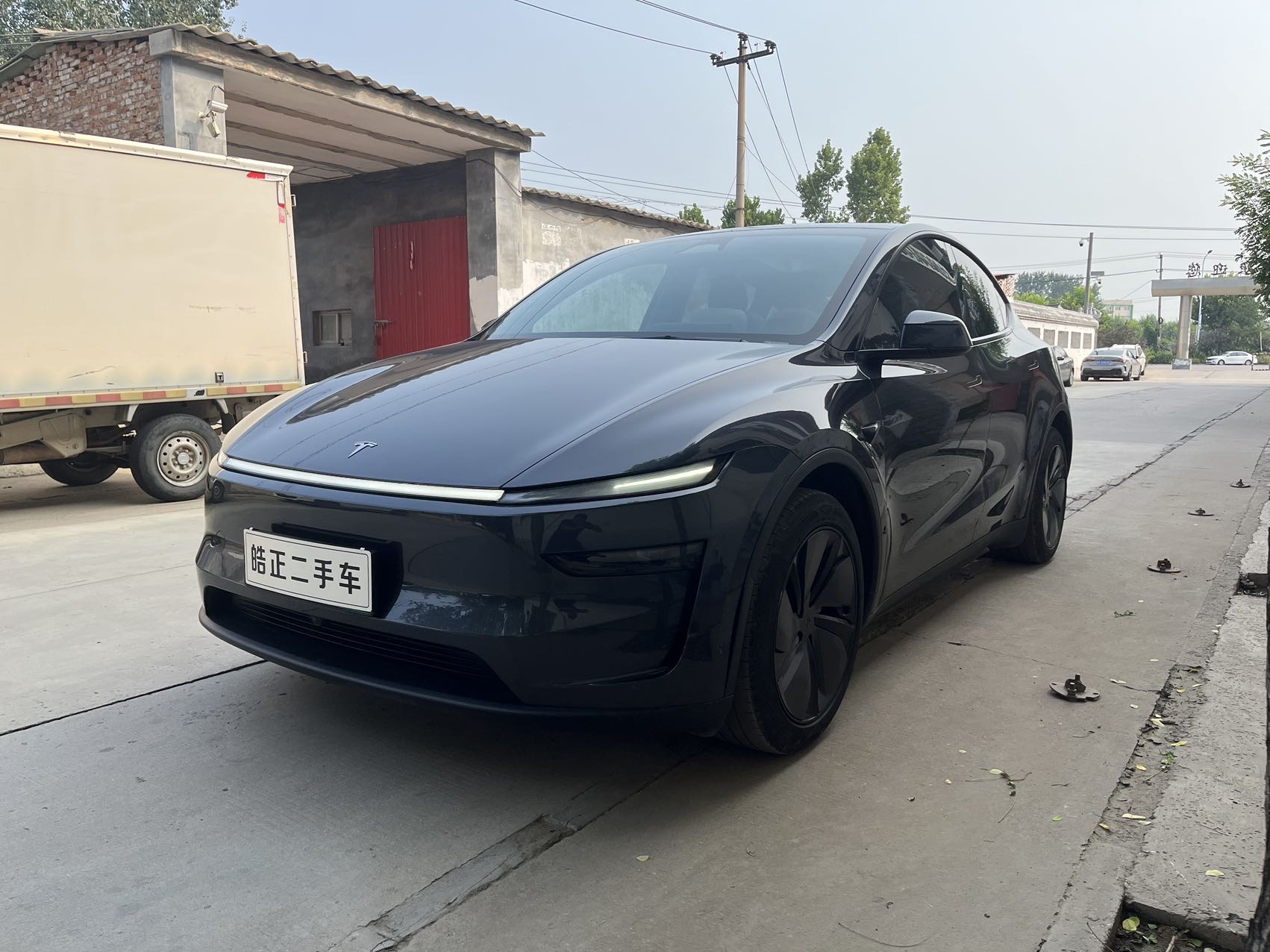 Tesla Model Y 2025 Tesla Model Y 2025 car image