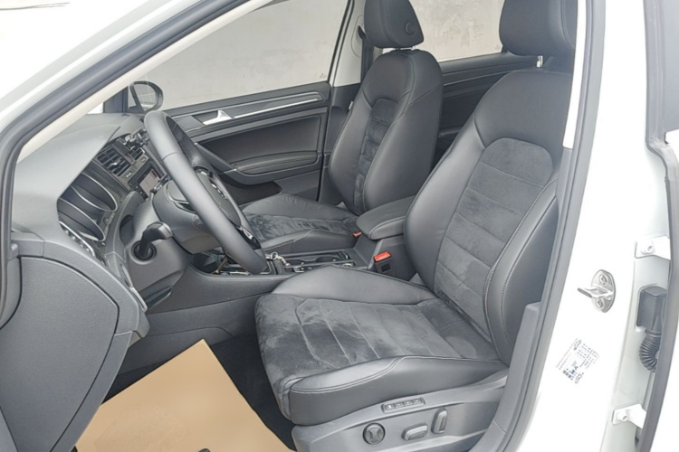 Volkswagen Golf 2019 #15 Volkswagen Golf 2019 car image #15