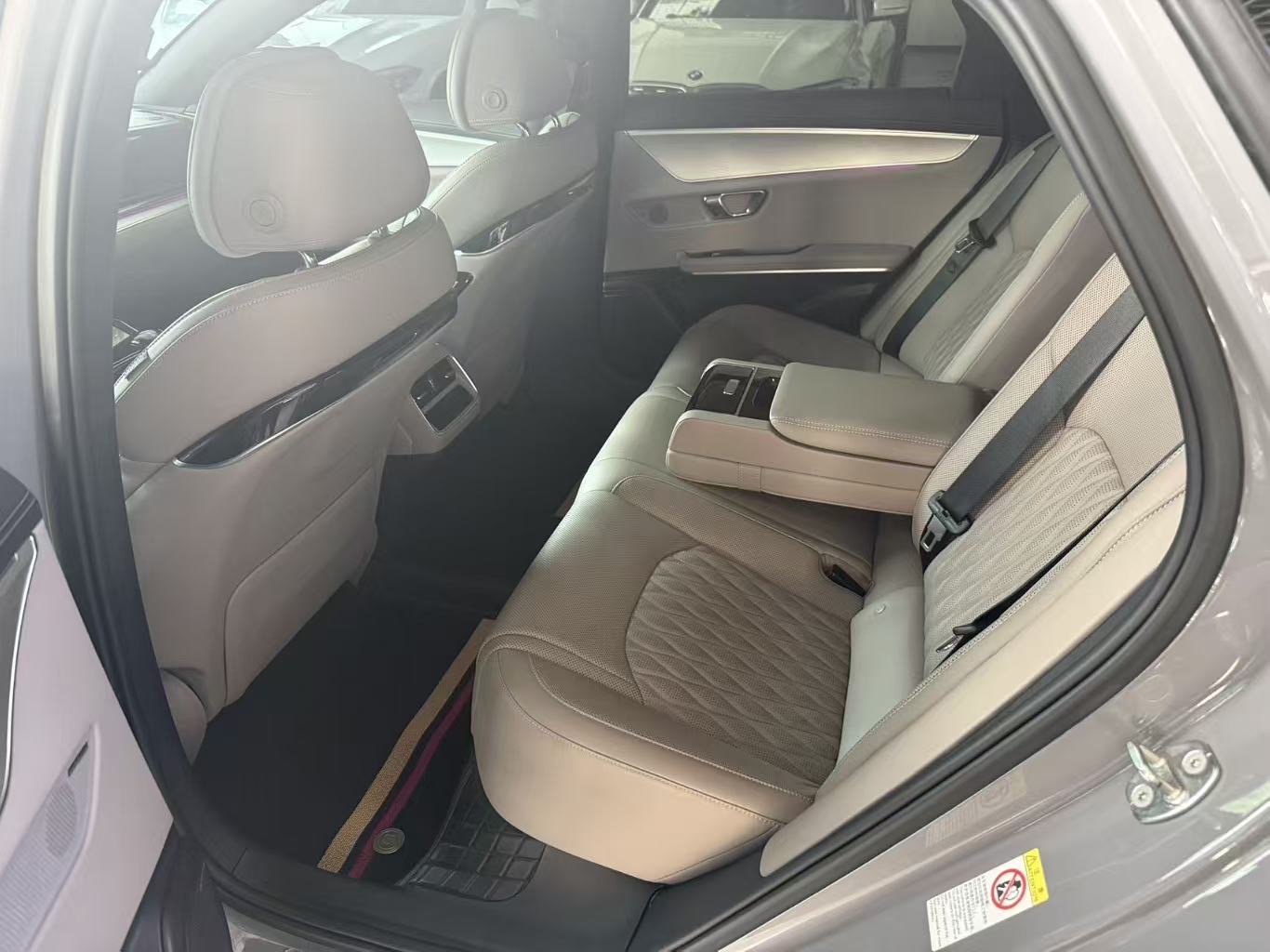 BYD Han 2024 car image #4