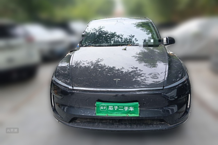 Tesla Model Y 2025 car image #3